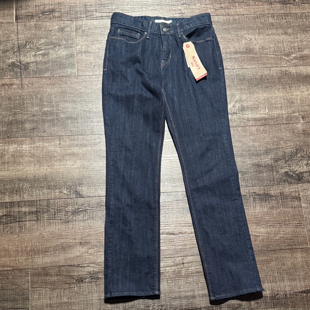 NWT Levi's Women's Dark Blue Jeans